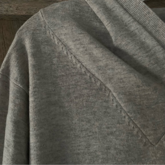 Women’s XS GAP BROOKLYN HOODIE Oatmeal Gray Soft Merino Wool Blend Sweater EXC - Picture 3 of 14